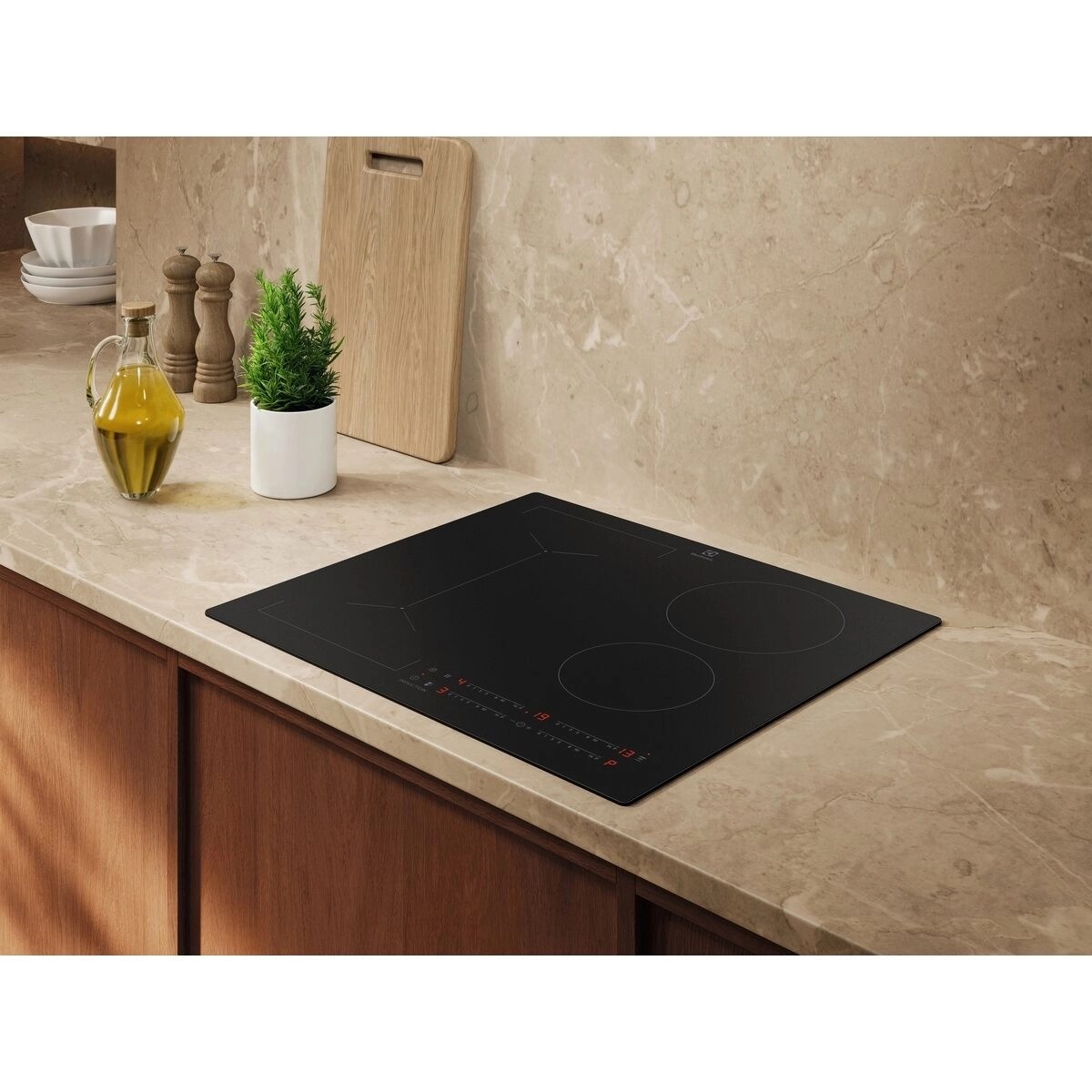 фото Індукційна варильна поверхня Electrolux CIV63443CT